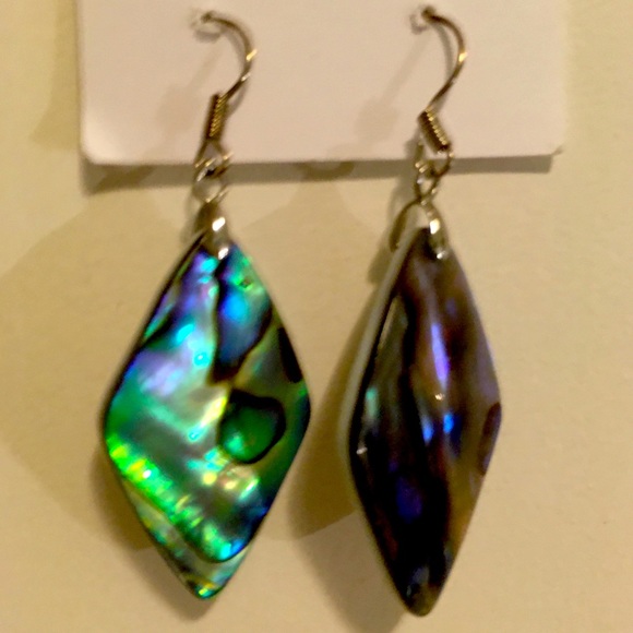 Abalone shell pierced earrings. - Picture 1 of 3